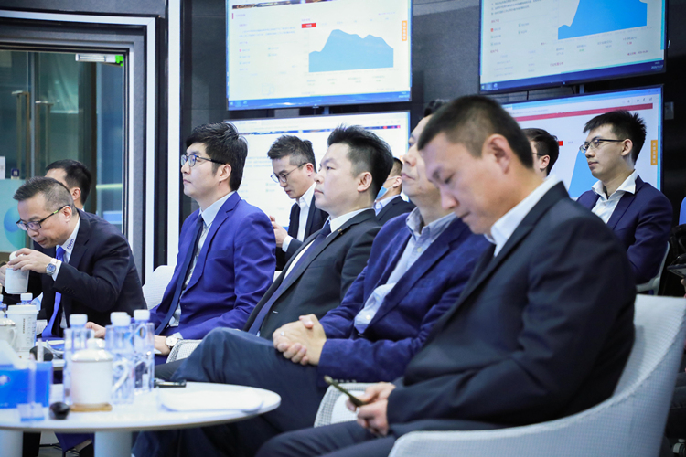 融資租賃業(yè)盛典-仲利國際暢談多元中小微企業(yè)服務(wù)